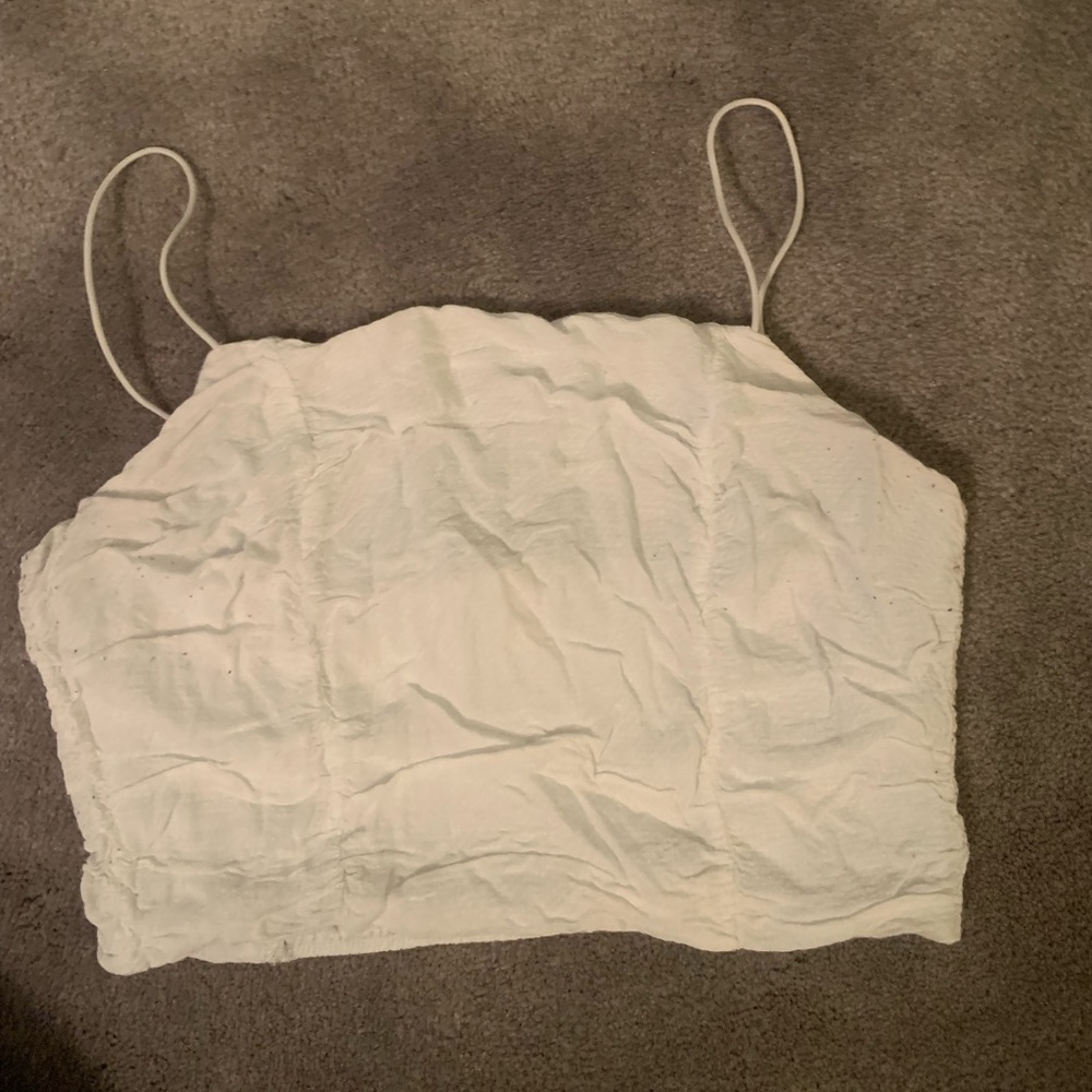 WHITE CROP TOP